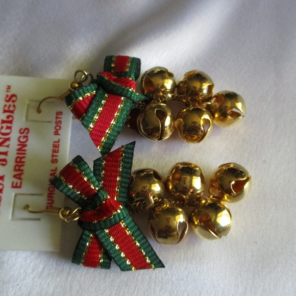HOLLY JINGLES EARRINGS - NWT - Picture 3 of 4